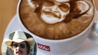 Matthew Mcconaughey yang mengenakan topi koboinya lengkap dengan kaca mata hitam. Latte ini dinobatkan sebagat Best Celebrity Latte. Foto: Istimewa