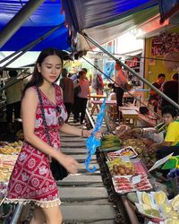Aura Kasih & Pasar Paling Mengerikan di Thailand