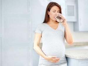 Dampak Jika Ibu Hamil Kurang Minum Air Putih