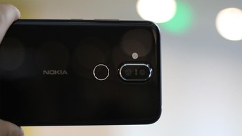 Beralih ke kamera belakangnya, Nokia X7 membawa lensa buatan Zeiss. Ukurannya 12 MP dan 13 MP.  Foto: Sina Mobile