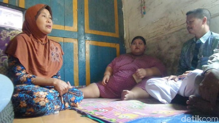 Selvia, gadis Lamongan berbobot 179 kg (Foto: Eko Sudjarwo) Selvia, gadis Lamongan berbobot 179 kg (Foto: Eko Sudjarwo)