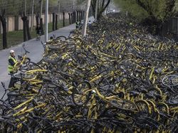 Kuburan Jutaan Sepeda, Masih Bagus Tapi Dibuang