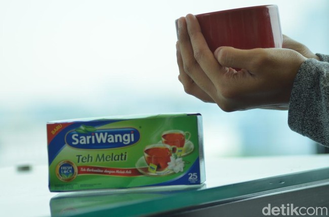 Perjalanan Panjang Teh Sariwangi hingga Gaya Makan Sederhana Chow Yun Fat