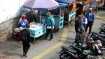 Terlalu! Saat Pedestrian untuk Difabel Jadi Lapak Pedagang Kaki Lima