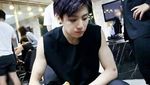 Selalu Manis, Ini Dia 8 Momen Jungkook Menikmati Makanan