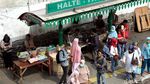 Terlalu! Saat Pedestrian untuk Difabel Jadi Lapak Pedagang Kaki Lima
