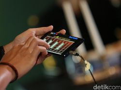 Nge-Band Pakai Galaxy Note 9, dari Main Bas Sampai Piano