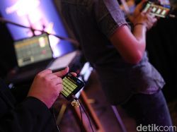 Nge-Band Pakai Galaxy Note 9, dari Main Bas Sampai Piano