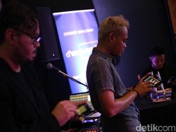Nge-Band Pakai Galaxy Note 9, dari Main Bas Sampai Piano