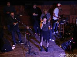 Nge-Band Pakai Galaxy Note 9, dari Main Bas Sampai Piano