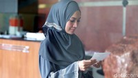 KPK pun turut membuka sejumlah peranan Steffy dalam kasus ini dalam sidang praperadilan tersebut. Peran-peran Steffy itu tercantum dalam berita acara pemeriksaan (BAP) sejumlah saksi yang dibacakan untuk mendukung argumen KPK dalam menjawab dalil praperadilan Irwandi. Namun, Steffy mengaku tidak tahu-menahu soal kasus suap yang menjerat Irwandi itu.