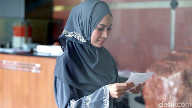KPK Telusuri Aliran Duit Suap Gubernur Aceh ke Steffy Burase KPK Telusuri Aliran Duit Suap Gubernur Aceh ke Steffy Burase