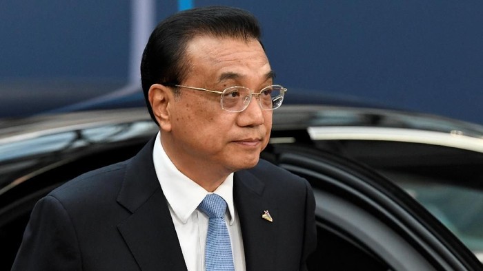 Chinese Premier Li Keqiang arrives at the ASEM leaders summit in Brussels, Belgium October 19, 2018. REUTERS/Piroschka van de Wouw