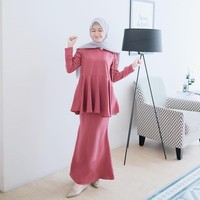 Wanita asal Bandung itu memiliki talenta yang besar di bidang kecantikan. Video make up tutorial-nya selalu ditunggu para penggemar. Foto: Instagram/saritiw