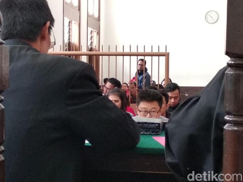 Terciduk Ngamar dengan PSK di Bandung, WN China Didenda Rp 250 Ribu Terciduk Ngamar dengan PSK di Bandung, WN China Didenda Rp 250 Ribu