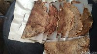 Kelapa dan Pisang Membuat Kue Tapel Legendaris Ini Wangi Legit