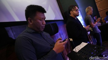 Perpaduan musik mereka begitu menyatu dengan suara sang vokalis. (Foto: detikINET/Agung Pambudhy)