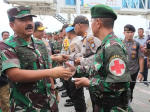 Panglima TNI-Kapolri Tinjau Pengungsian dan Reruntuhan di Petobo