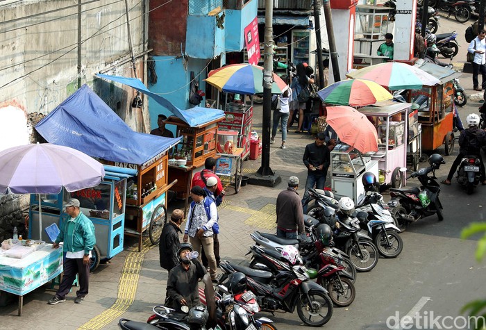 Terlalu Saat Pedestrian Untuk Difabel Jadi Lapak Pedagang Kaki Lima