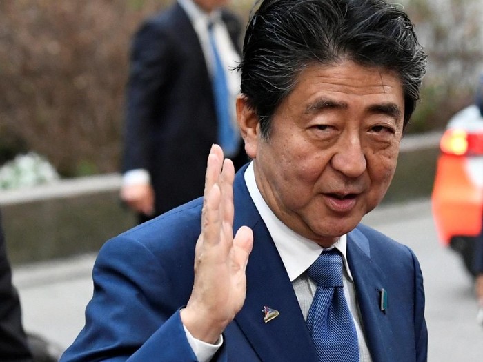 Japans Prime Minister Shinzo Abe arrives at the ASEM leaders summit in Brussels, Belgium October 19, 2018. REUTERS/Piroschka van de Wouw