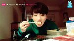 Selalu Manis, Ini Dia 8 Momen Jungkook Menikmati Makanan