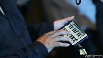 Musik mengalun lewat piano hingga bas yang hadir dari Galaxy Note 9. (Foto: detikINET/Agung Pambudhy)