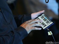 Nge-Band Pakai Galaxy Note 9, dari Main Bas Sampai Piano
