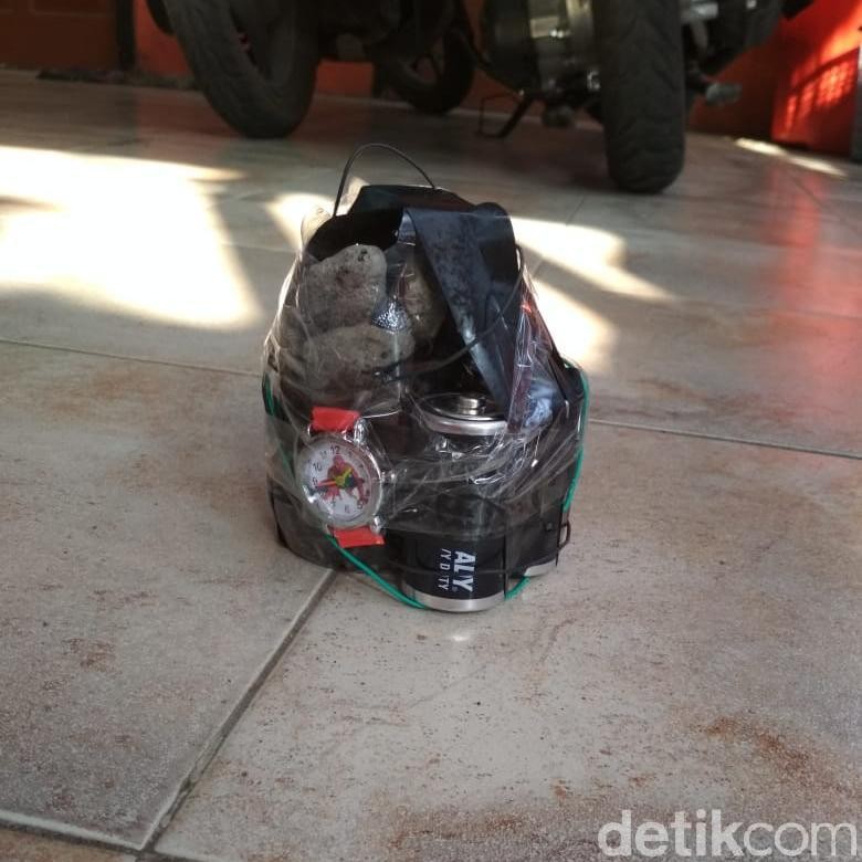 Benda Mirip Bom di Rumah Kontraktor Blitar Diduga untuk Teror Benda Mirip Bom di Rumah Kontraktor Blitar Diduga untuk Teror