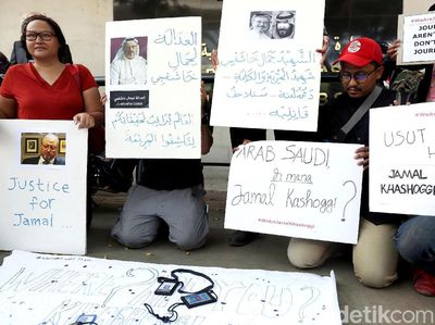 Aksi Solidaritas untuk Jamal Khashoggi di Depan Kedubes Saudi