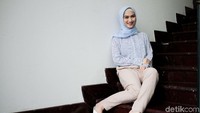 Kini Melody terlihat lebih dewasa dan matang dengan hijabnya.
