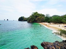 5 Hidden Beach di Malang yang Wajib Dikunjungi