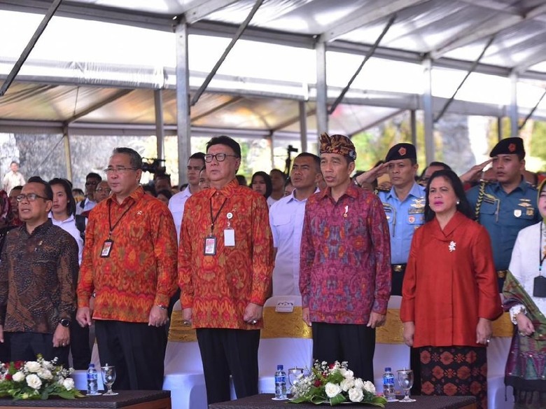 Jokowi Ingatkan Dana Desa Harus Tepat Sasaran Jokowi Ingatkan Dana Desa Harus Tepat Sasaran