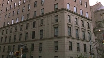 Allen pun memiliki dua apartemen, dengan salah satunya adalah penthouse, di Manhattan, New York, Amerika Serikat. Ia membeli keduanya seharaga hampir USD 30 juta. Foto: Business Insider