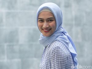 Melody eks JKT48 Tak Melulu Berpenampilan Mewah Saat Pergi