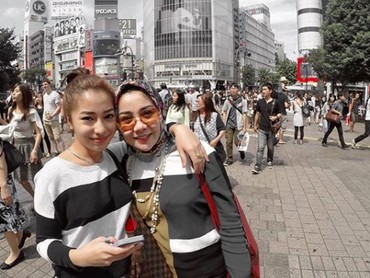 So Sweet, Kedekatan Nikita Willy dengan Sang Bunda