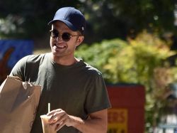 Potret Robert Pattinson, Pria Terganteng Sedunia Menurut Sains