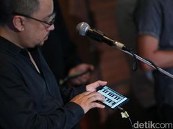 Nge-Band Pakai Galaxy Note 9, dari Main Bas Sampai Piano