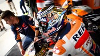Untuk kali pertama di musim 2018 ini Marc Marquez punya kesempatan mengunci titel juara. Apakah helm ini jadi persiapan dia merayakan titelnya yang kelima di kelas MotoGP? (@marcmarquez93)