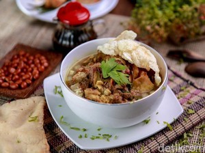 Festival Gandrung Sewu Bikin Warung Hingga Restoran Laris Manis