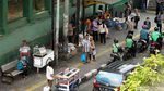 Terlalu! Saat Pedestrian untuk Difabel Jadi Lapak Pedagang Kaki Lima