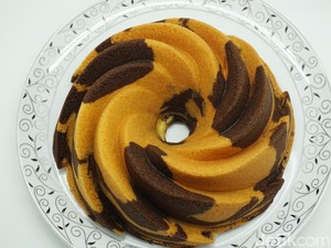Laws Kitchen: Lembut Harum Marmer Cake dan Bolu Jadul Buatan The King of Marmer Cake