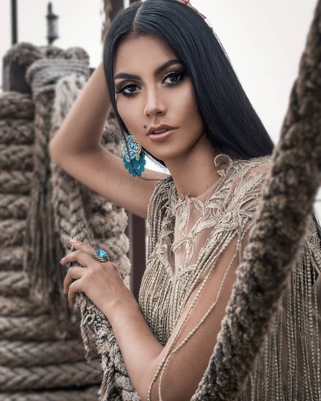 Setelah berhasil meraih mahkota Miss Panama 2018, Rosa nantinya akan mewakili negaranya di Kontes Miss Universe pada Desember mendatang di Thailand. Foto: Instagram @rosaivethm