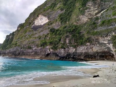 Trekking Cantik Dulu Lah di Pantai Kelingking Trekking Cantik Dulu Lah di Pantai Kelingking