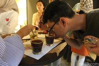 Get to know more about the taste and aroma of coffee through the cupping process