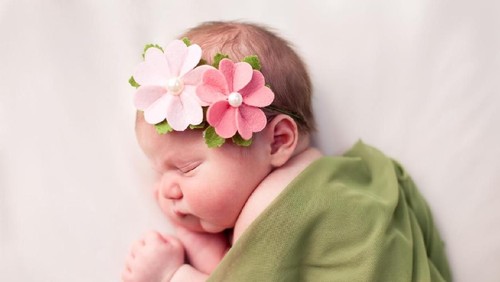 Ilustrasi bayi perempuan