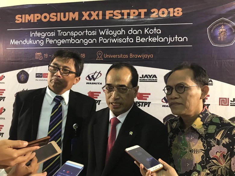Menhub Minta Universitas di Indonesia Buka Prodi Transportasi Menhub Minta Universitas di Indonesia Buka Prodi Transportasi
