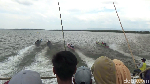 Foto: Seru! Balapan Perahu Nelayan Tradisional Maros