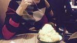 Manisnya Lee Jong Suk Saat Makan Es Krim dan Racik Kopi