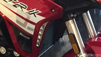 TRK 251 merupakan motor petualang berkapasitas mesin 250 cc yang akan menggoda pencinta motor Honda CRF 250 Rally dan Kawasaki Versys. Foto: Dadan Kuswaraharja/detikOto