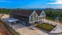 Saat ini kondisinya sudah jauh berbeda. PLBN yang pembangunannya sudah rampung 100% itu, kini semakin megah. Bangunannya yang dulu lusuh berganti bangunan cantik yang serba modern. Pool/PUPR/File.